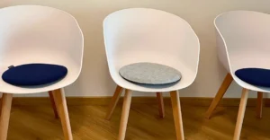 Wartebereich der Physiotherapiepraxis Mölders Marktplatz 1 in Rott a. Inn